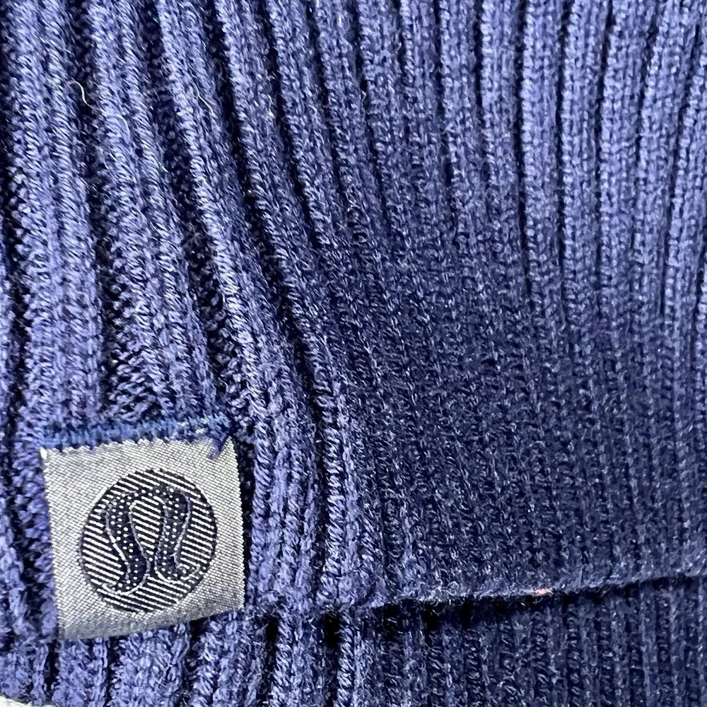 Lululemon Men's Textured Knit Raglan Crew‎ Sweater Navy Classic Minimalist